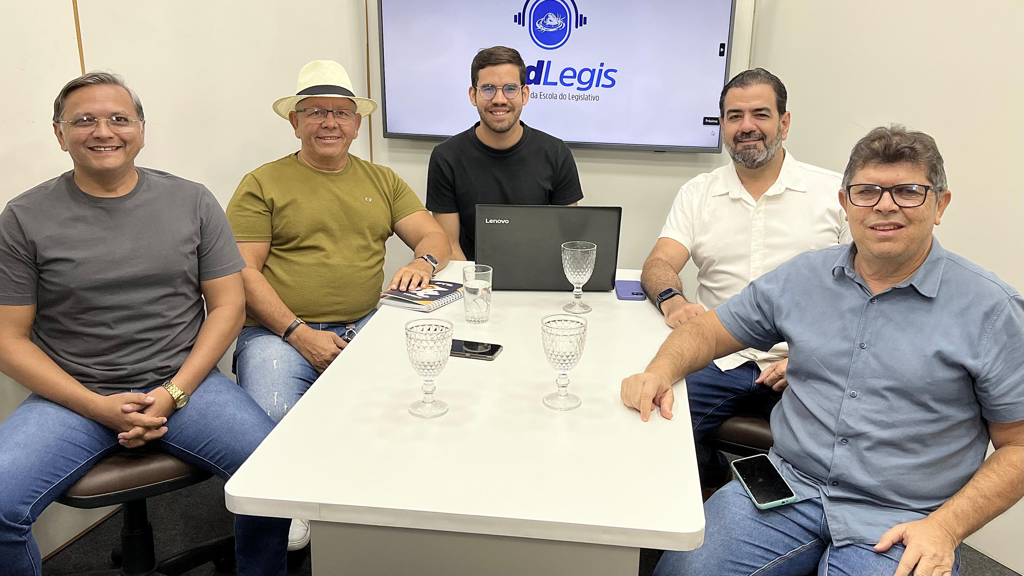 Escola Legislativa José Bezerra Gomes inicia gravações do podcast “PodLegis” para ampliar acesso à educação legislativa