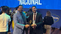Presidente da Câmara de Currais Novos recebe Prêmio Destaque Nacional do Legislativo com projeto do FLIC